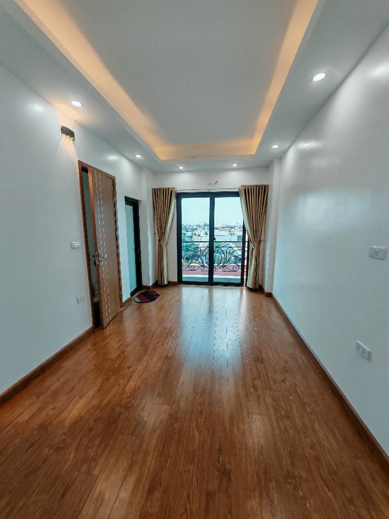 LIÊN MẠC - NHÀ MỚI 6 TẦNG - THANG MÁY - Ô TÔ ĐỖ CỬA - FULL NỘI THẤT ĐẸP